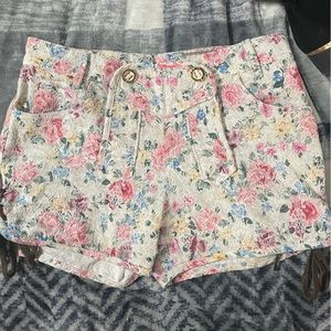 Woman flower lederhosen shorts